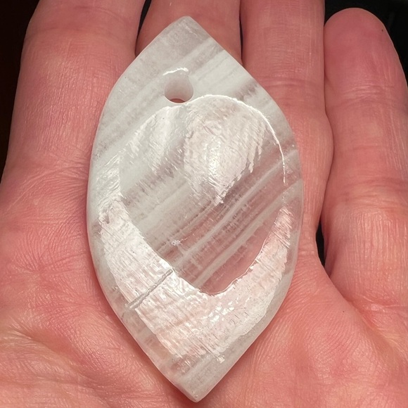 Natural Stone White Botswana Agate Pendant Striped Polished Boho Gem Crystal - Picture 5 of 11